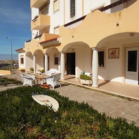 Konukevi Boa Onda Atouguia Da Baleia